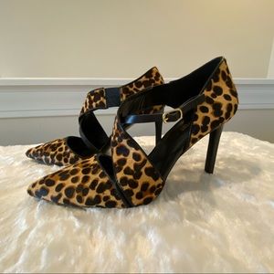 Nine West Animal Pattern High Heel Shoes w/  Black Leather Strap Size 8 1/2